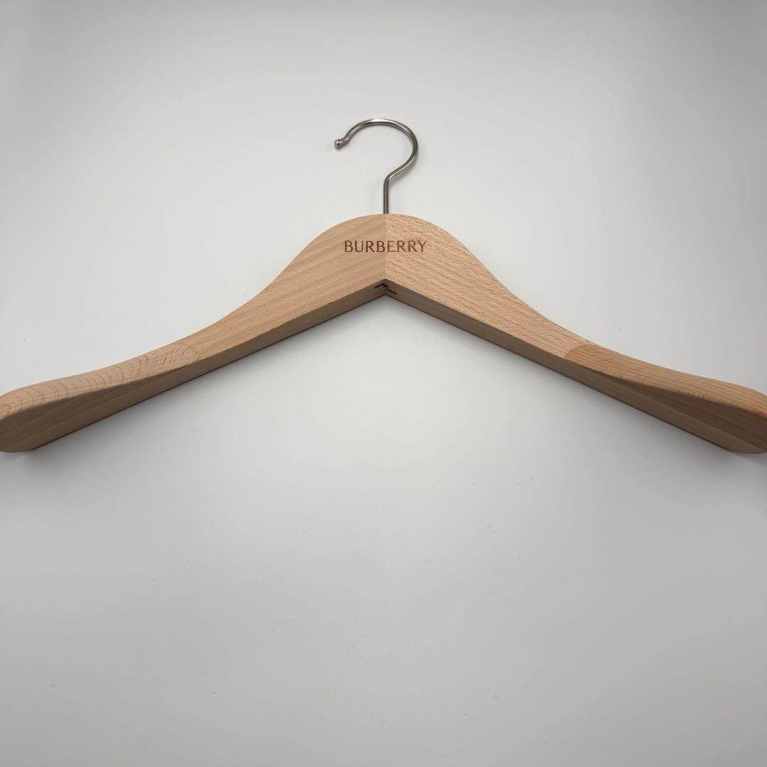 バーバリーBurberry 木製ハンガー - メルカリ