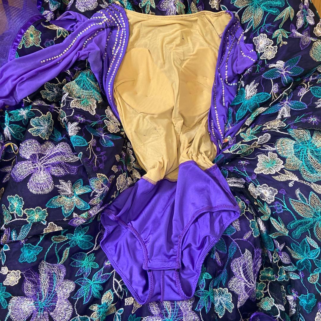 美品】紫色 花柄刺繍 社交ダンスドレス 9号の通販はau PAY マーケット