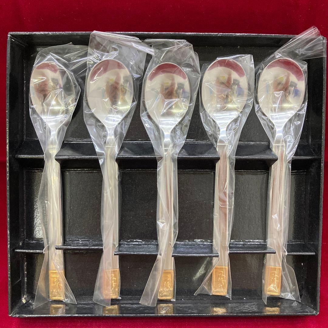 ①【新品未使用】スプーンセット イヴ・サンローラン - メルカリ