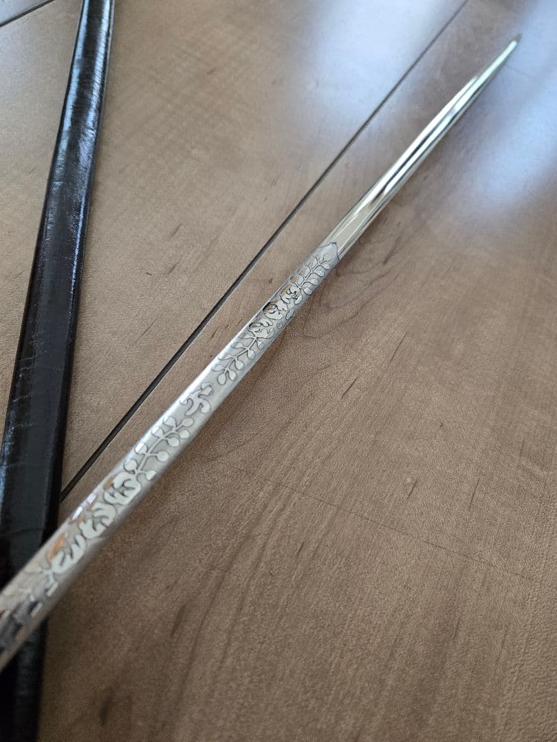 戦前 美品 菊ご紋入り儀礼長剣/刃無し模造刀身 刀緒付き - メルカリ