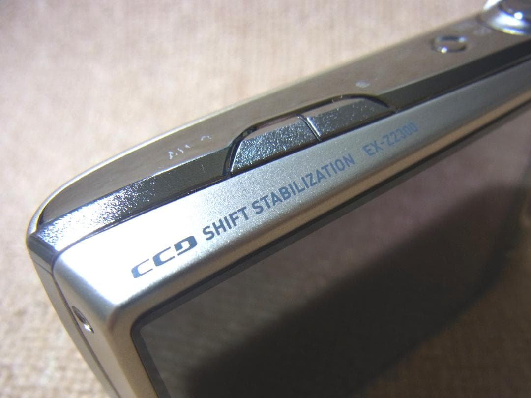 CASIO EXILIM EX-Z2300 カシオ製デジカメ 動作OK