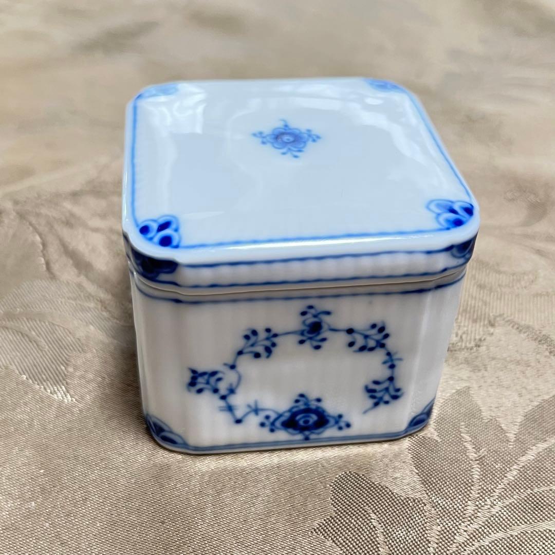 ロイヤルコペンハーゲン ブルーフルーテッド スクエアボックス 小物