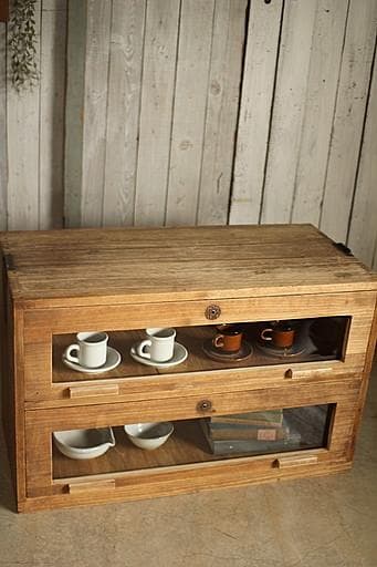 味のある前面ガラスの木製引き出し2段 食器棚 シャツケース 収納棚