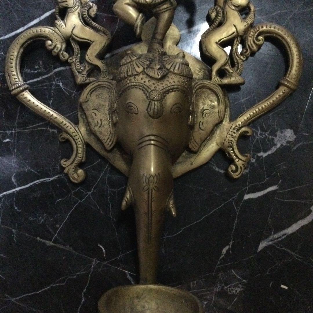 ダンシング ガネーシャ の ディーパム可能な壁掛 クジャクにライオン象