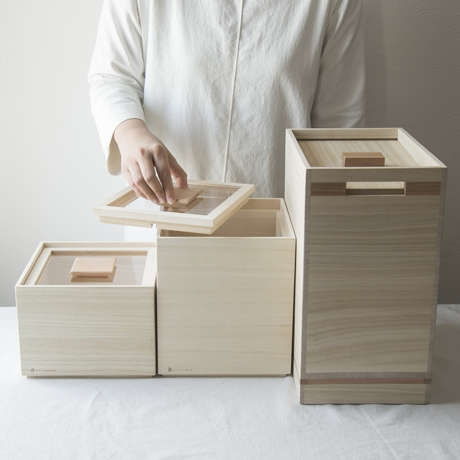 増田桐箱店/米櫃 10kg キャスター付き -気密性抜群でお米をおいしく