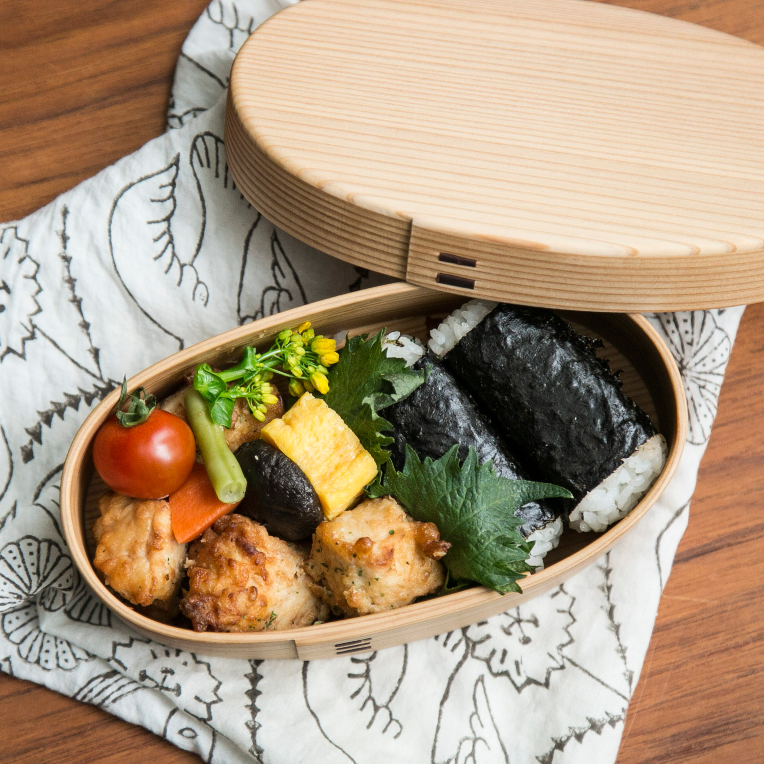 秋田杉の小判弁当 中（塗装あり） -無理なく続ける、曲げわっぱ生活