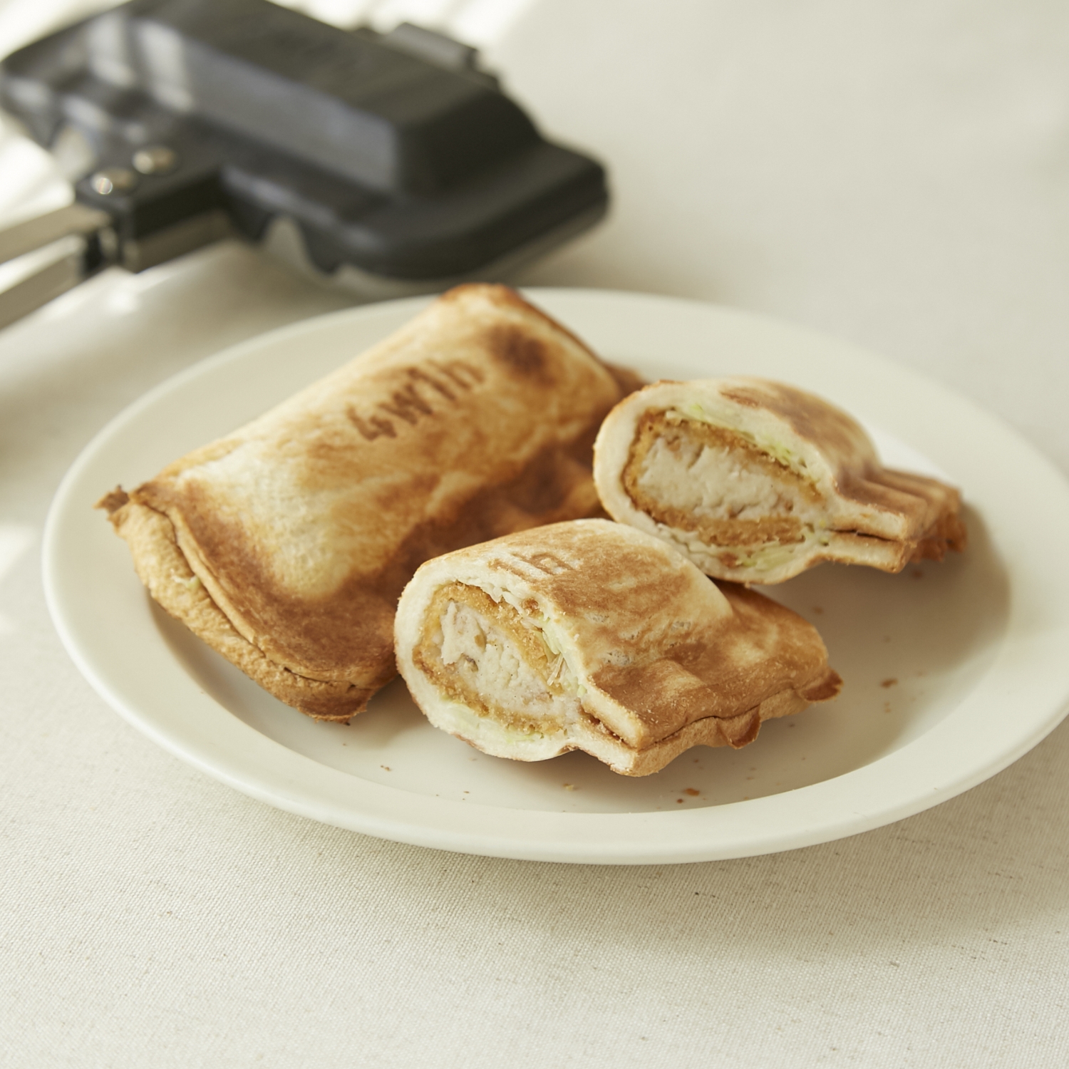 4w1h/ホットサンドソロ -食パン1枚で、ひとり分にちょうどいいホット