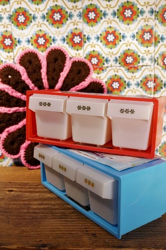タイアップ商品 平和工業 ハイクック お花キラキラ調味料ケース3連