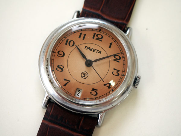 ラケタ PAKETA 旧ソビエト製 機械式手巻き クイックチェンジカレンダー