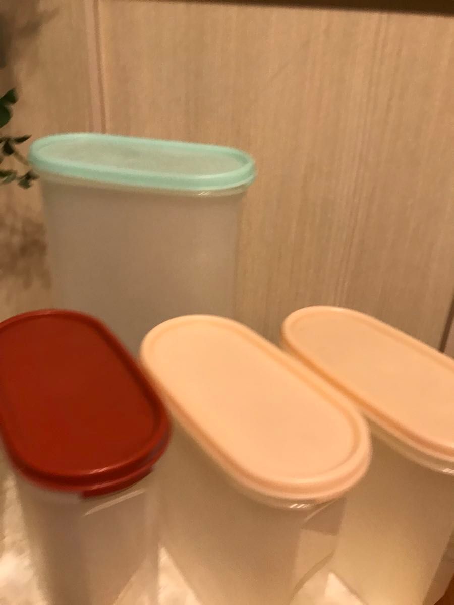 値下げしました】タッパーウェアMM楕円 ベージュ 赤 セット 値下げしま