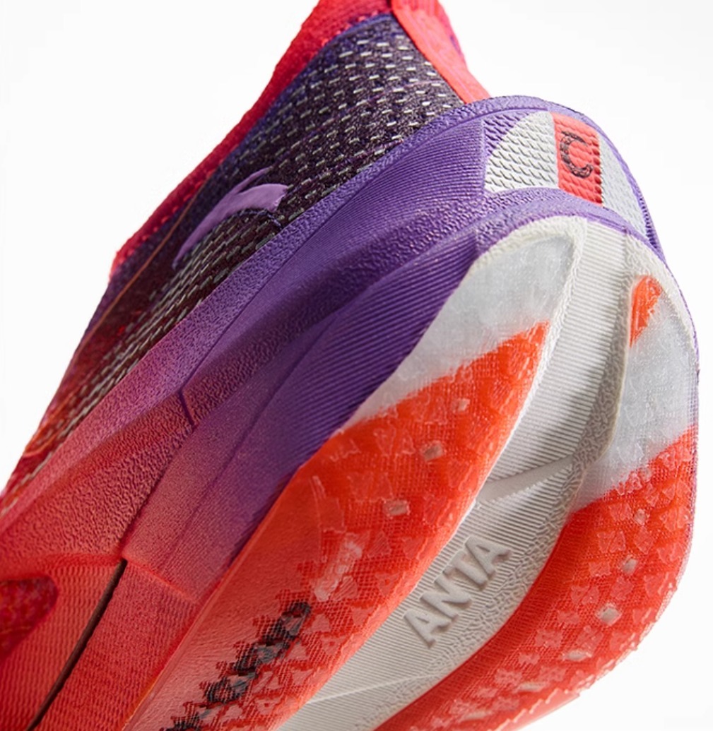 送料関税込み[ANTA]C202 6 PROランニングシューズ☆大人気☆新作 (ANTA