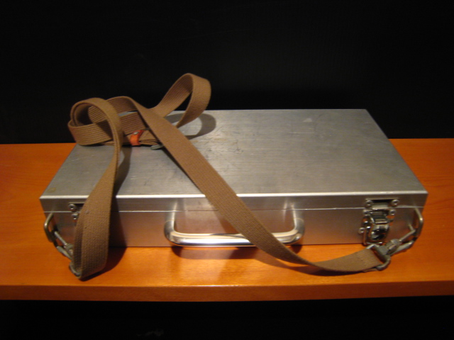 日本の部品屋 タックルBOXアルミ製 グリーン トップウォーター日本の